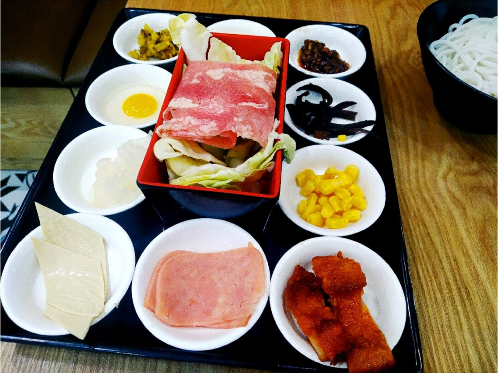 大头蛙(四楼) 金黄牛蛙,红青辣椒,舀一勺汤汁浇在软硬适中,颗颗分明的