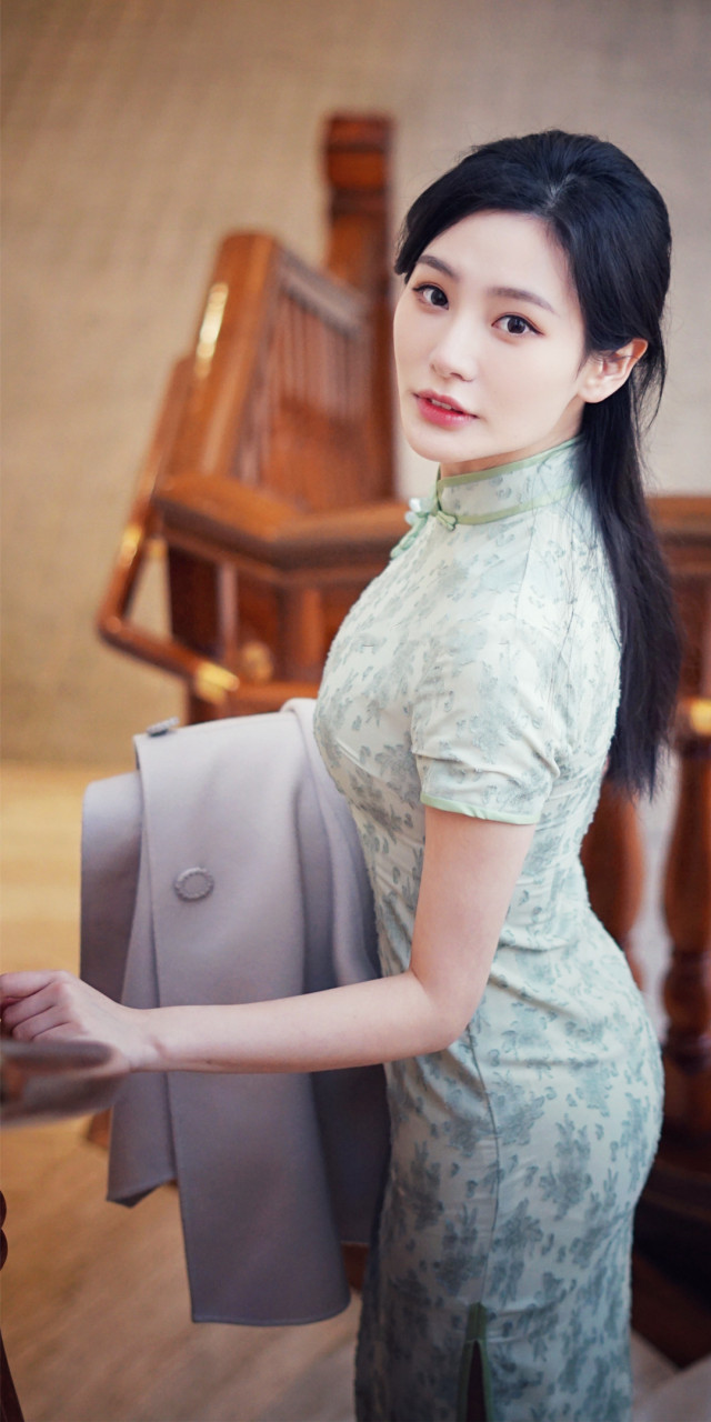 郭洋子旗袍壁纸,凤凰卫视新闻主播,2015中华小姐环球大赛总冠军