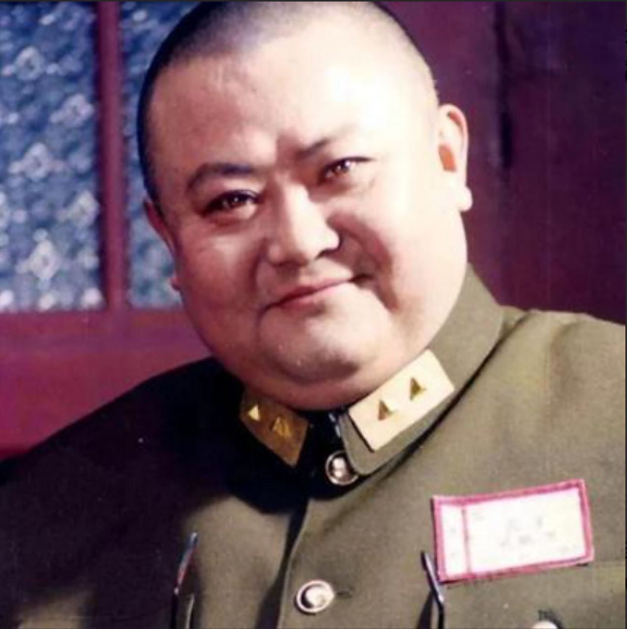 解放后,川军名将范绍增将七个妻子叫到身边,对她们说道: "如今实行