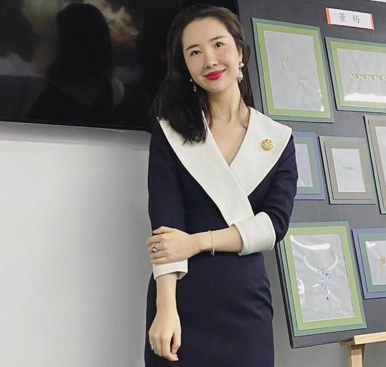 他的原配妻子董花花,在网上手撕女网红张大奕,阿里没啥动静,员工倒是