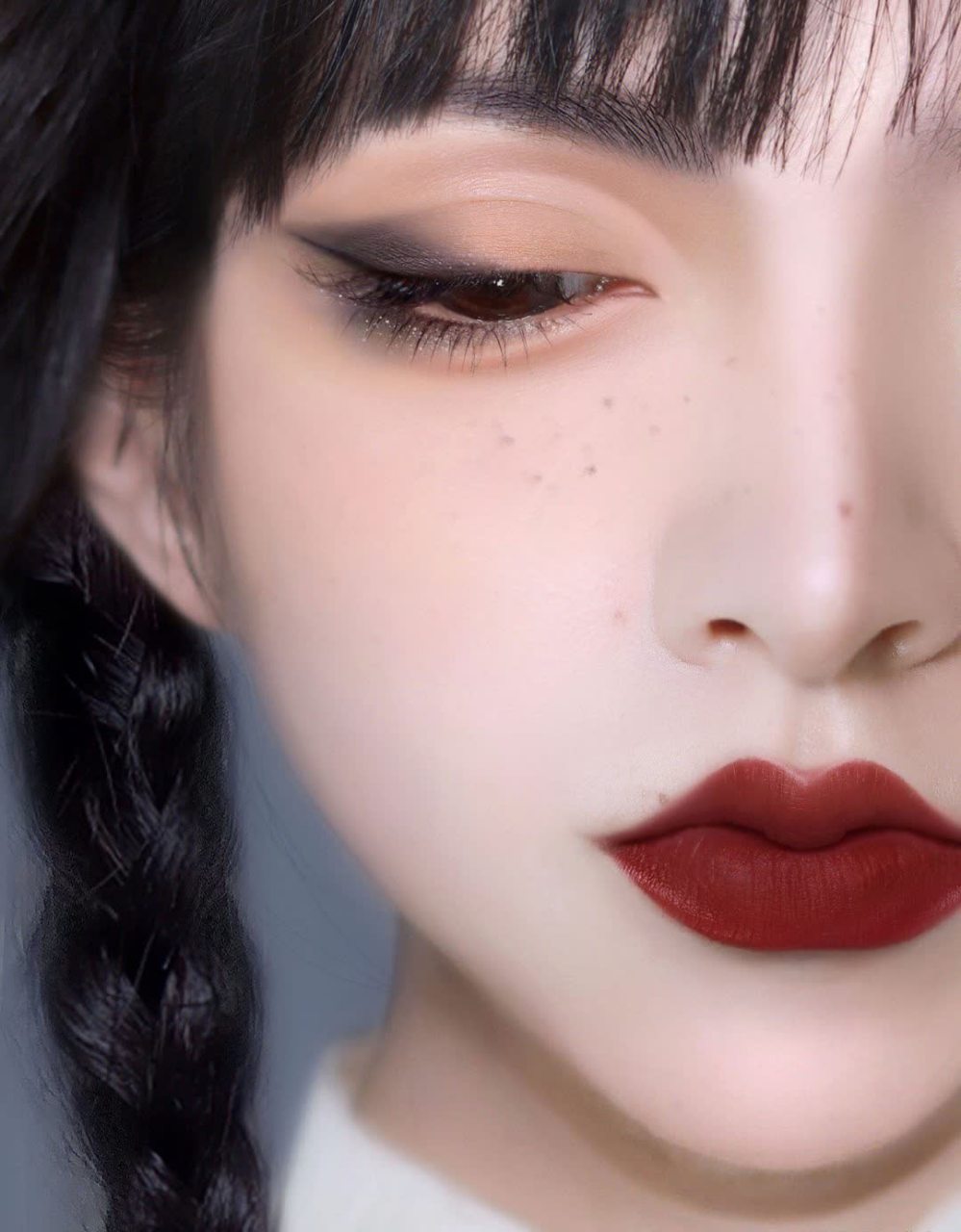 哥特黑暗女孩   还是很懒    眼妆部分黑色烟熏,描绘骨相,加深眼窝