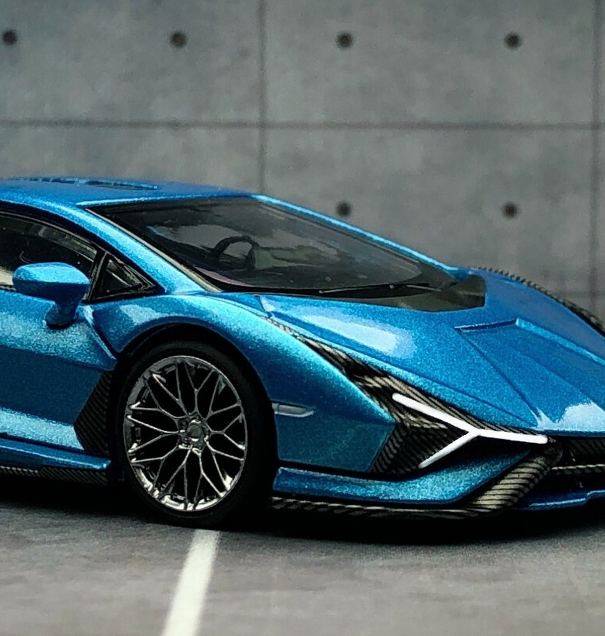 mini gt兰博基尼 闪电sián fkp 37  这台的蓝色漆面质感真的太绝了