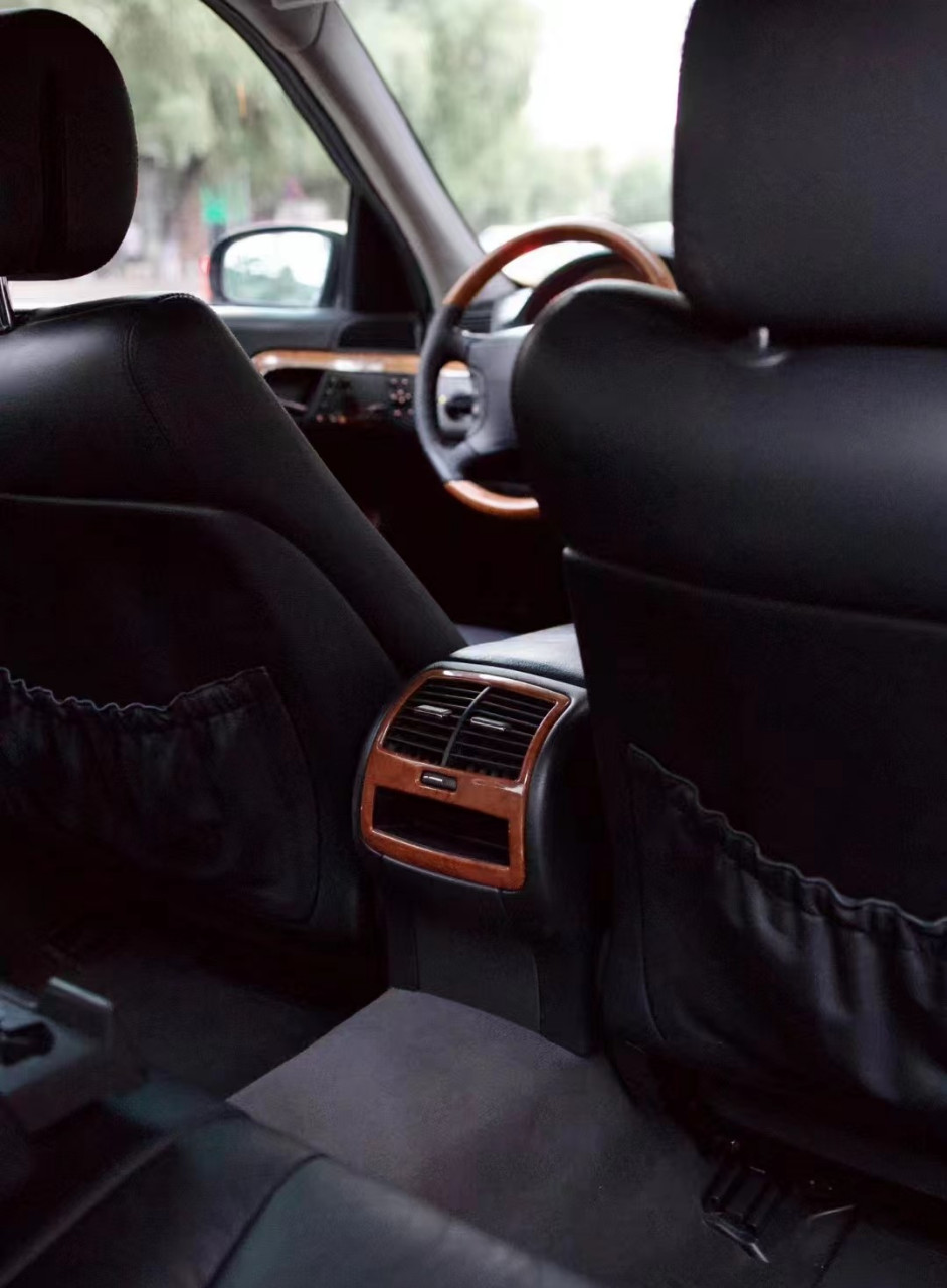 二手车创作人# 国内不常见的美版,奔驰s430的质感,4.3升 v8发动机.