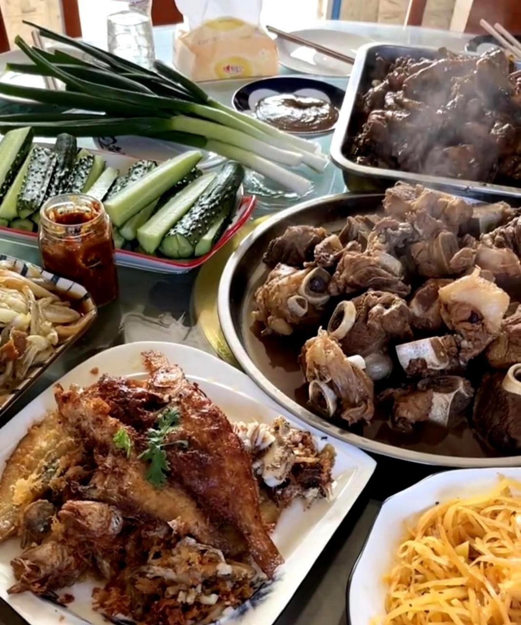 这道东北人的家常菜看起来很美味.