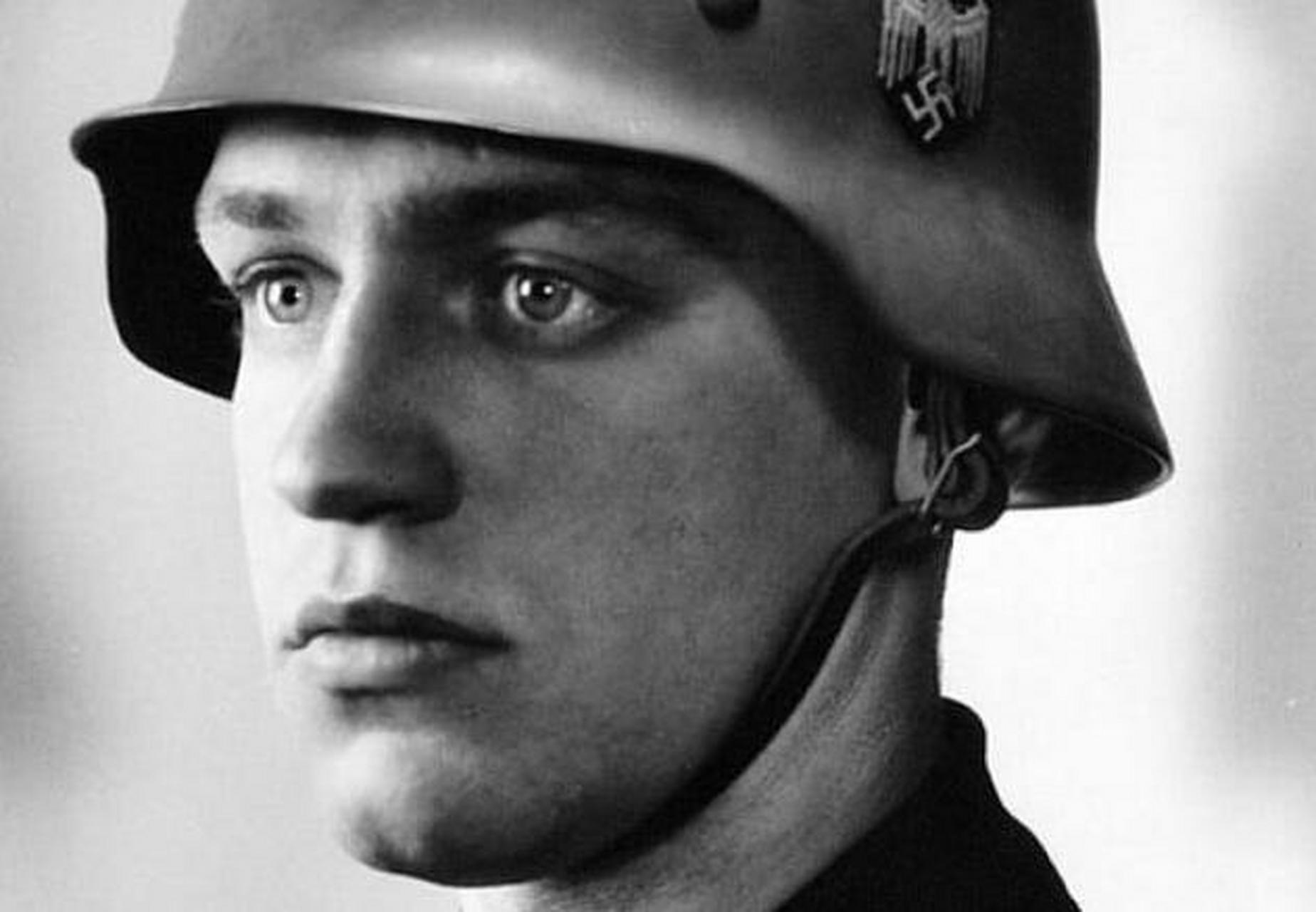 沃纳·戈德堡是一个有一半犹太血统的德国人,作为理想的德国国防军