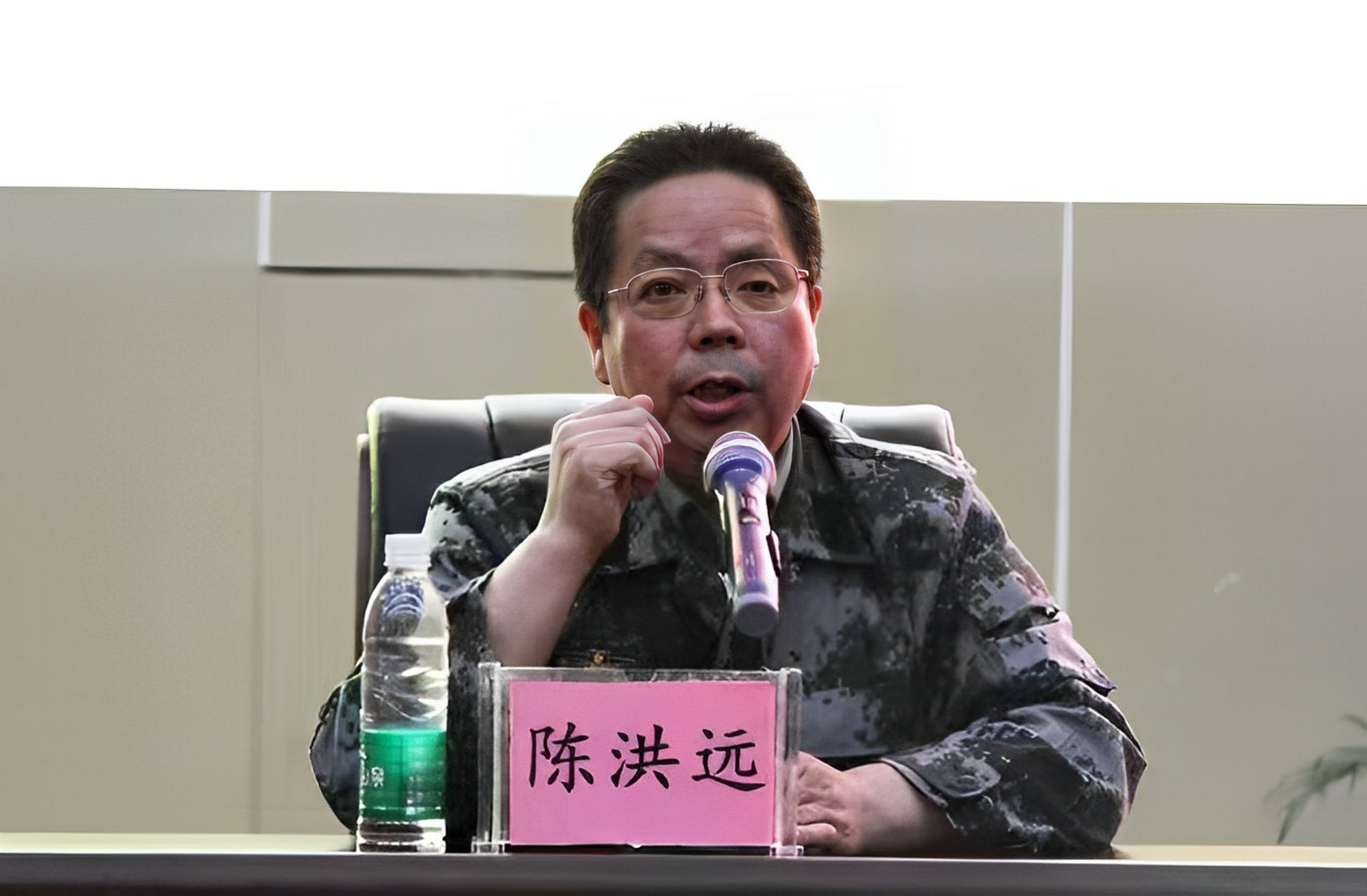 那一年,陈洪远和尖刀班先行探路.