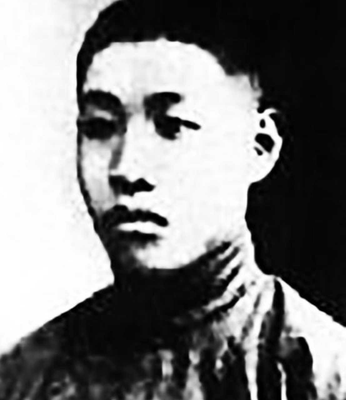 1934年9月21日,山西榆次县的一座小村庄,一名三十出头的中年男人刚刚