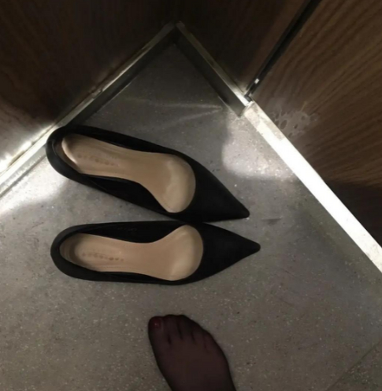 穿高跟鞋上学厕所的的,有没有相同操作的