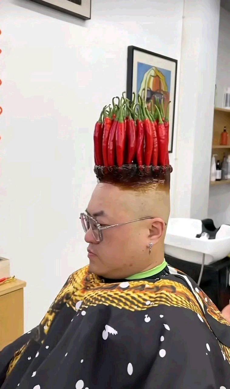 这发型牛,再添一亩地,种点茄子土豆![笑哭]