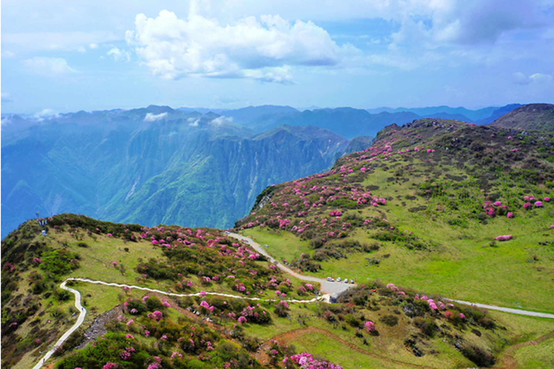红池坝位于重庆市巫溪县文峰镇,古为万顷池,是楚国重臣春申君的故居
