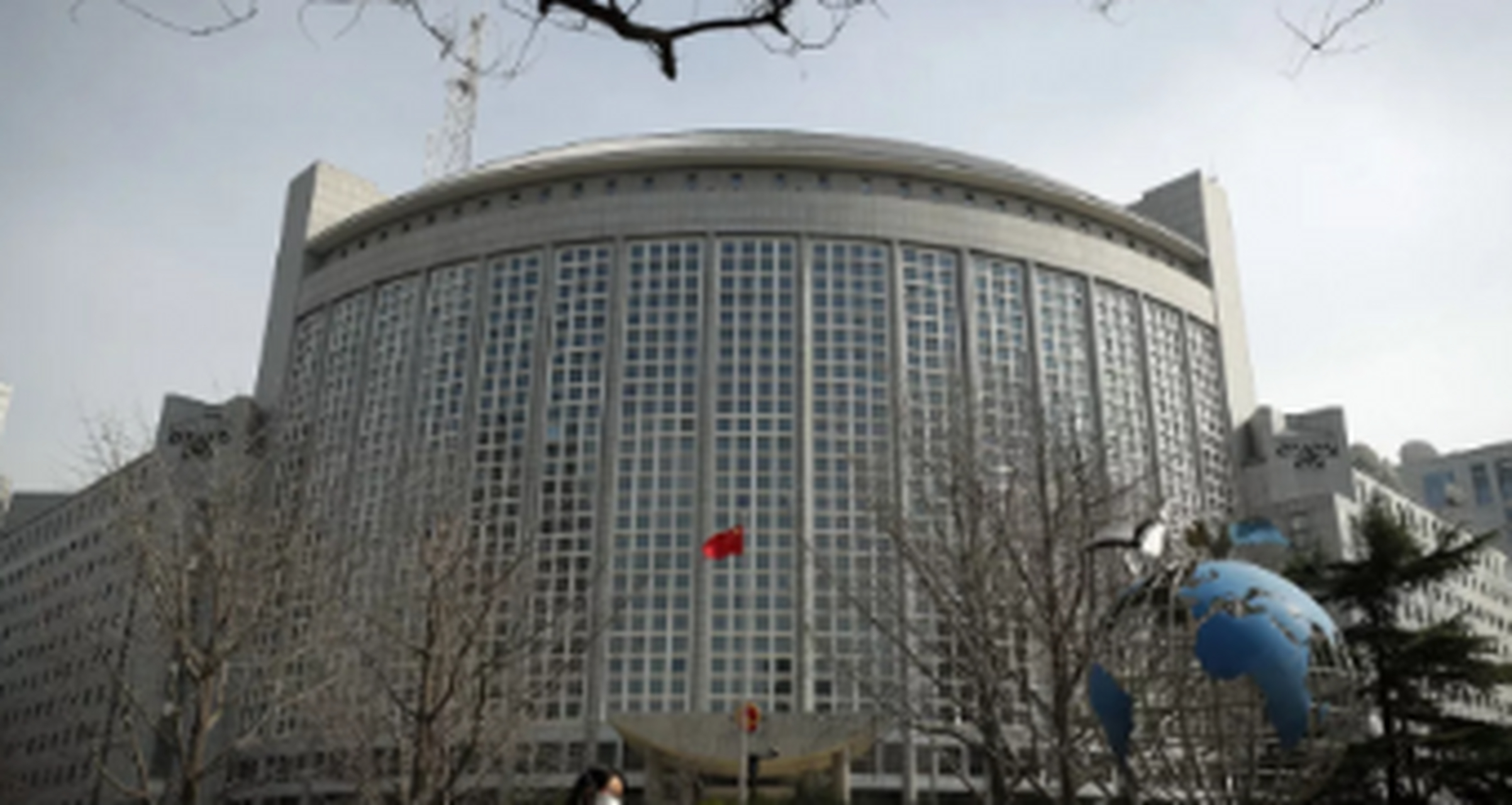 去西方开会前,林芳正先到北京,秦刚外长的劝诫,日本