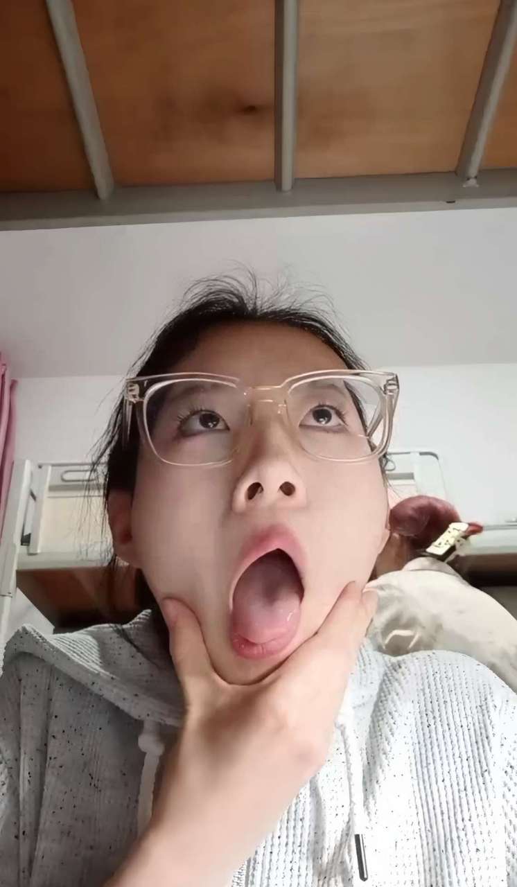 嘴大舌头长的,有什么好处吗?