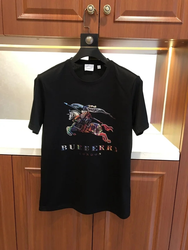 巴宝莉战马标休闲短袖