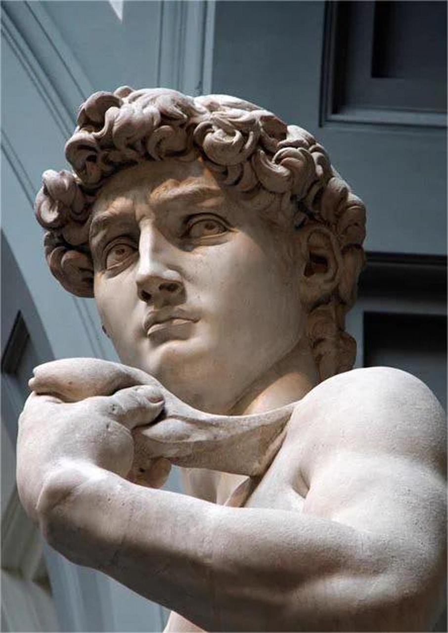 大卫雕像是米开朗琪罗在1501年9月13日开始创作的,由一块6吨重的