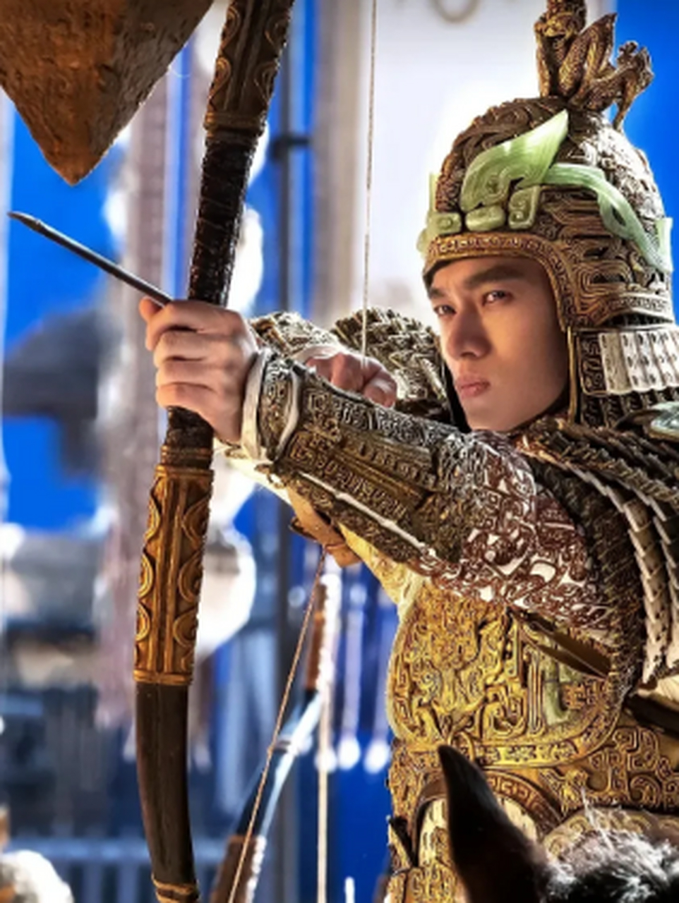 封神中姜文焕的扮演者黄曦彦说:"拍摄质子在冀州城之战跟着殷寿冲锋的