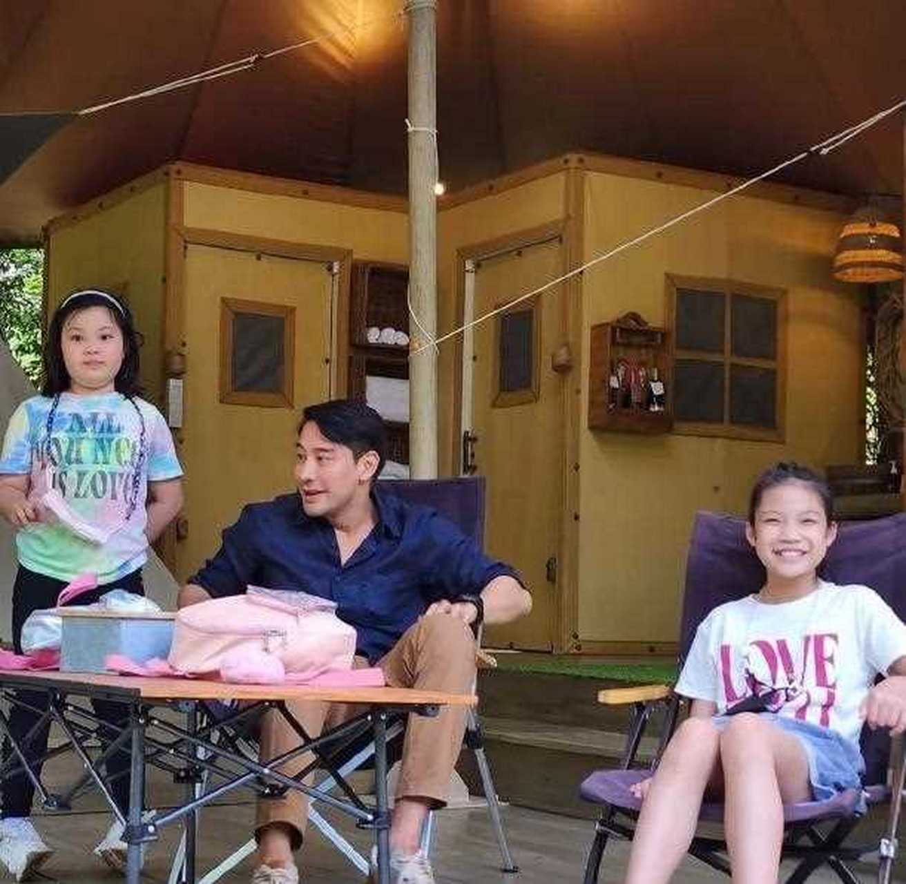 pong曾在节目里透露他十分疼爱两个侄女,但也不会过分溺爱,因为他想让