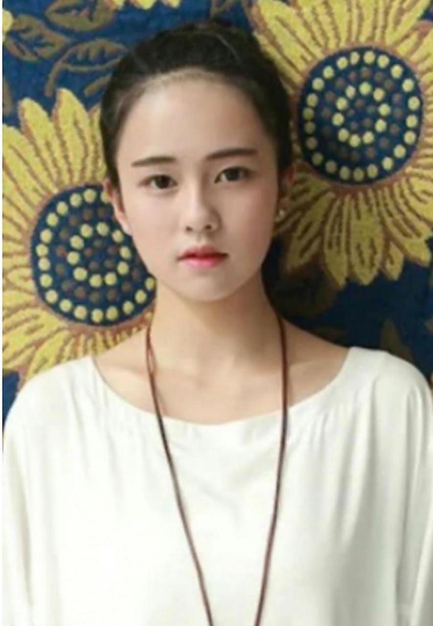 白鹿原名叫白梦妍,她刚出道的时候,脸上满满的胶原蛋白,肉乎乎的#白鹿