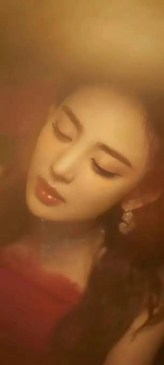 谁人不想醉花前,无奈生活不等闲.空有凌云千般志,负了流年负红颜.