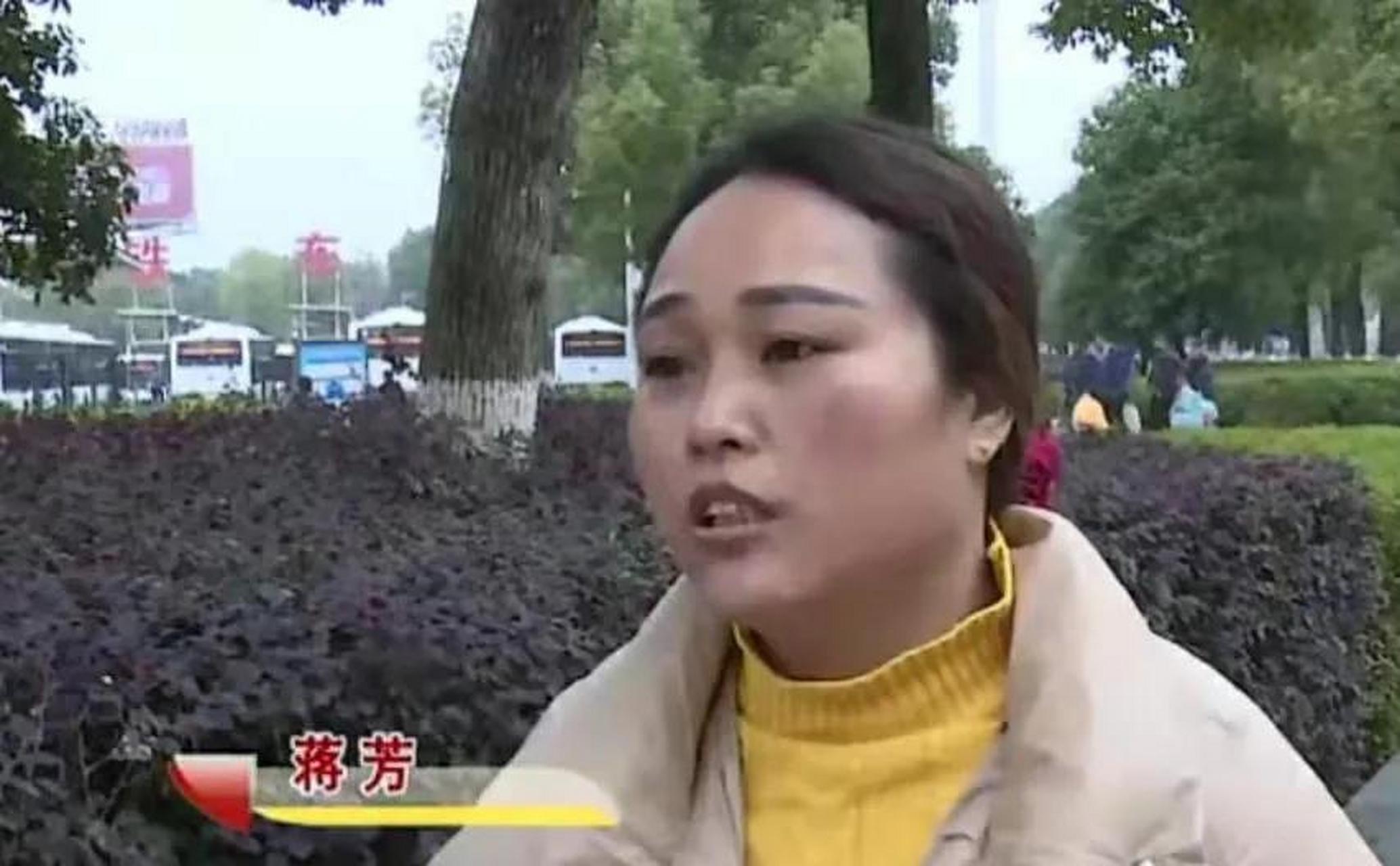 42岁的王茹慧跟刘荣结婚了,并生有一个女儿.