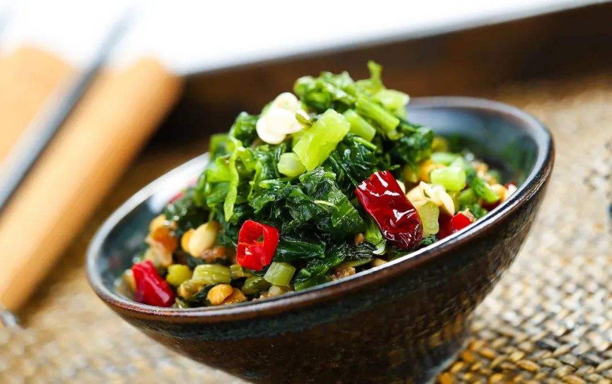 用保定春不老做腌菜,生食和炒菜均宜,是城乡人民颇受欢迎的蔬菜.