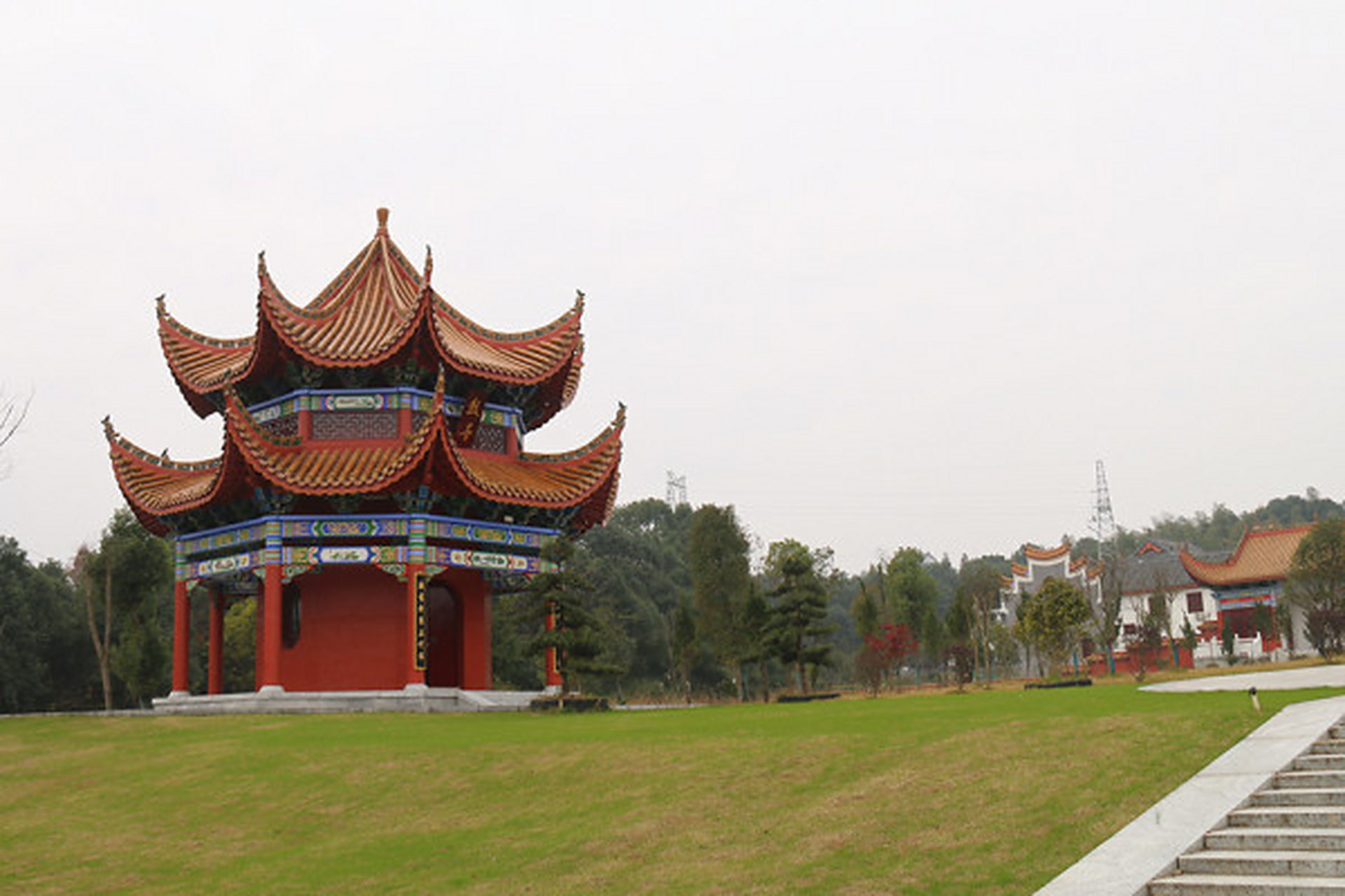 在湖南省常德市桃源县桃花源镇,有一座非常大的道教圣地,名为桃川