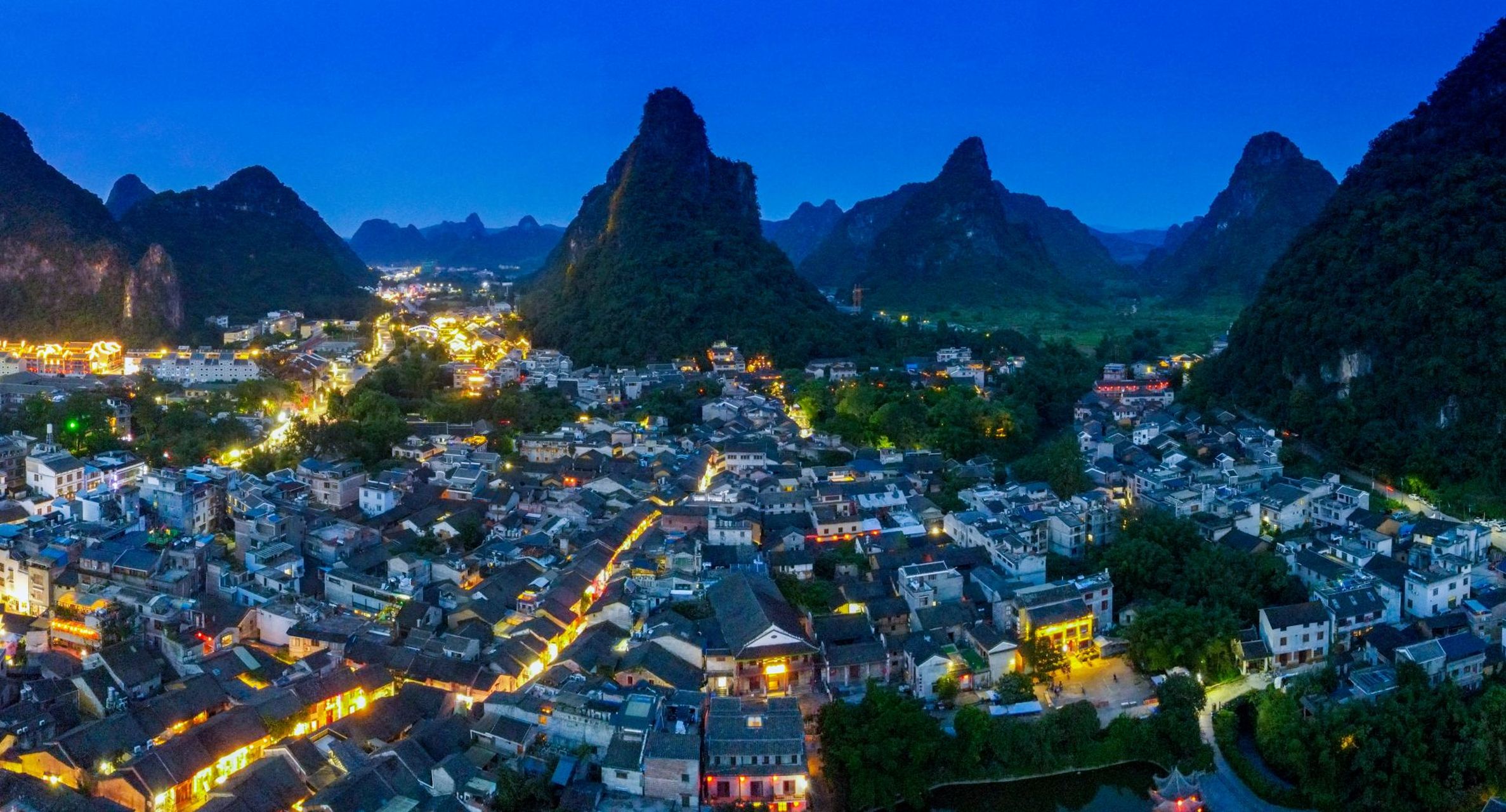 黄姚古镇位于广西壮族自治区贺州市昭平县,是一个具有千年历史的古镇