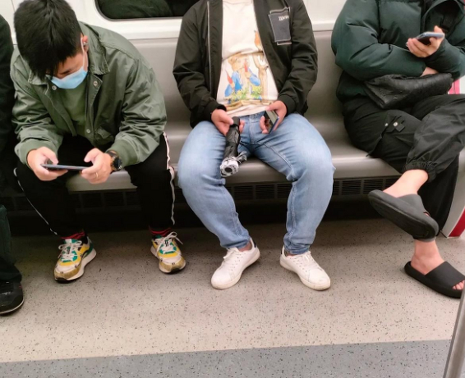 广州人都很低调,穿拖鞋的可能都是富豪?