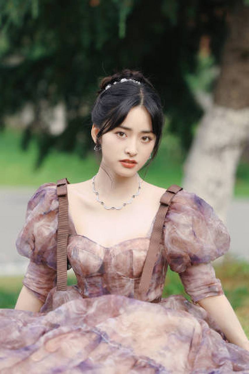 沈月,怦然心动 这个造型好好看 #沈月# #沈月扎染公主裙# #怦然心动20
