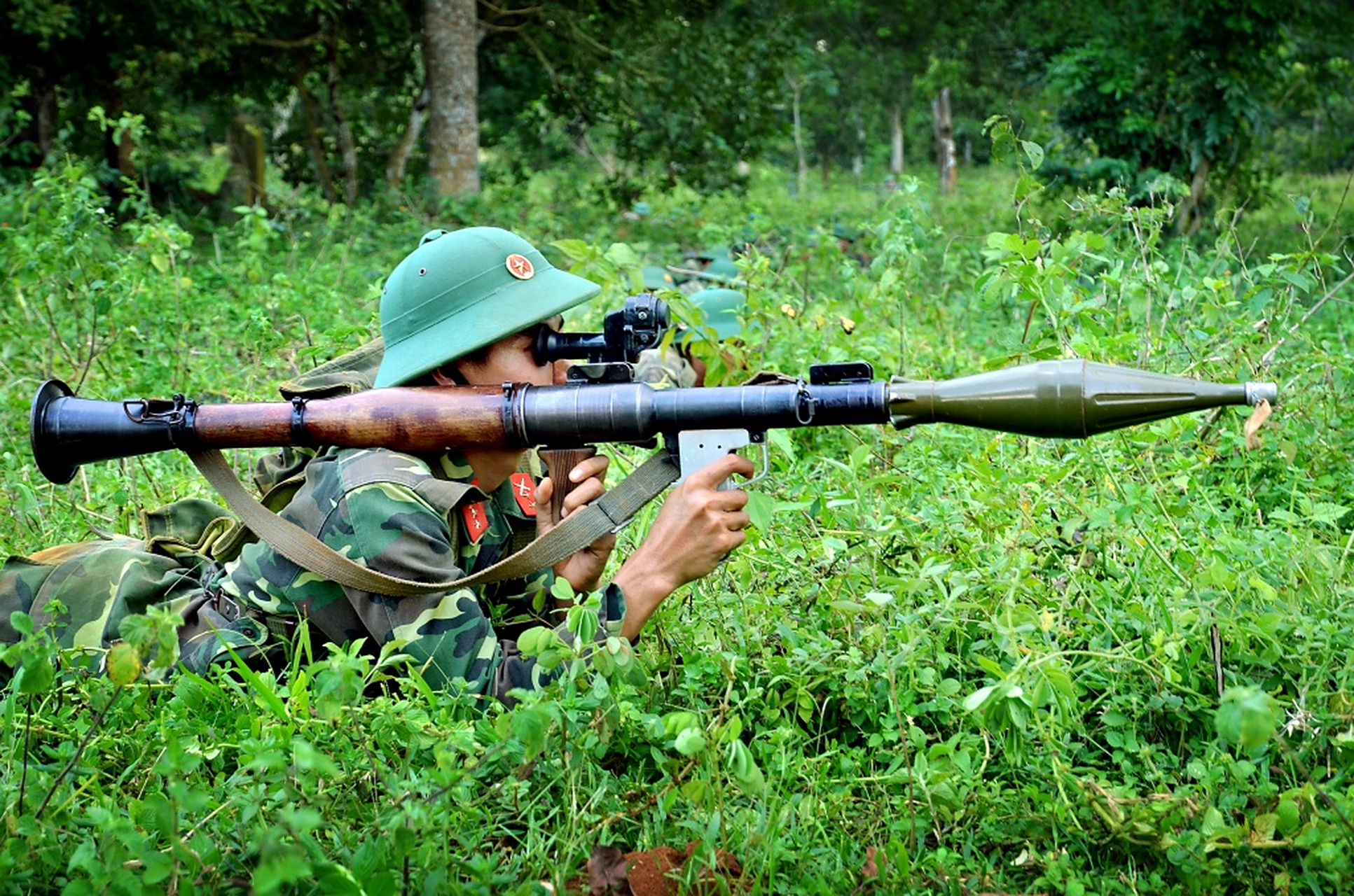 rpg-7是越南人民军的标准反装甲和反结构武器,坚固耐用,便于携带.