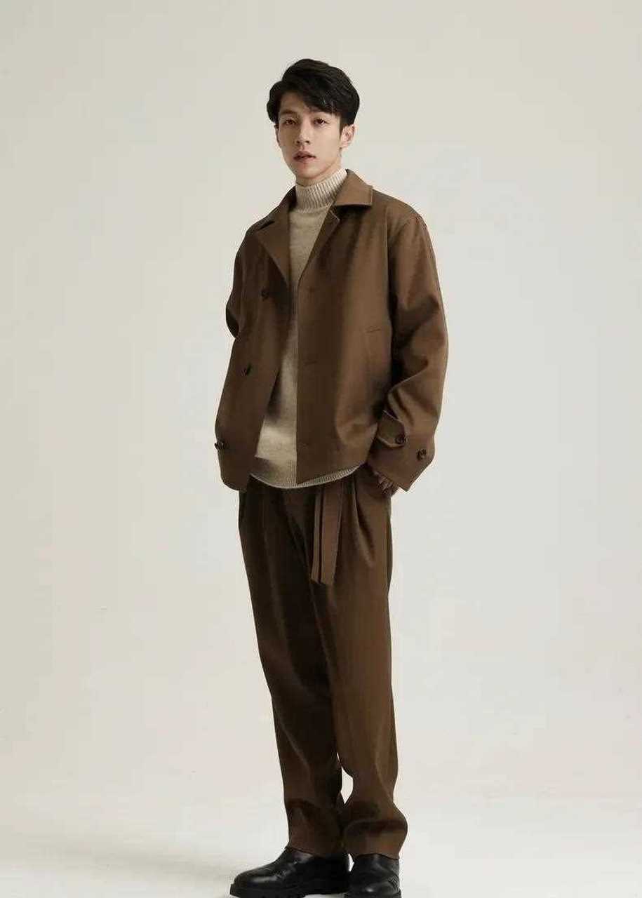 秋冬季男生通勤休闲穿搭 今天分享休闲夹克外套 颜色分别是驼色/深海