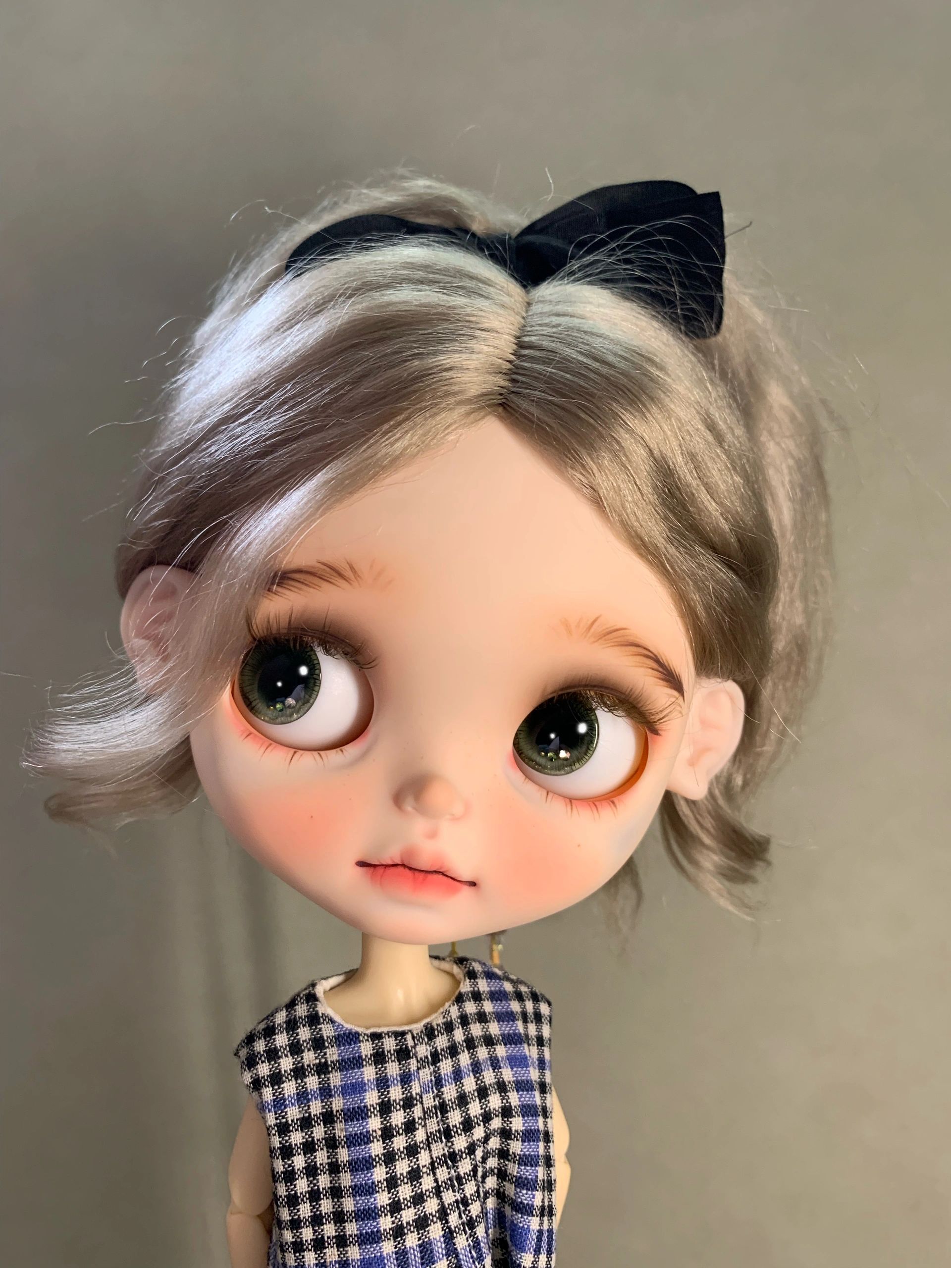 她就像一颗璀璨的宝石,在经过精心雕琢后,终于闪亮登场