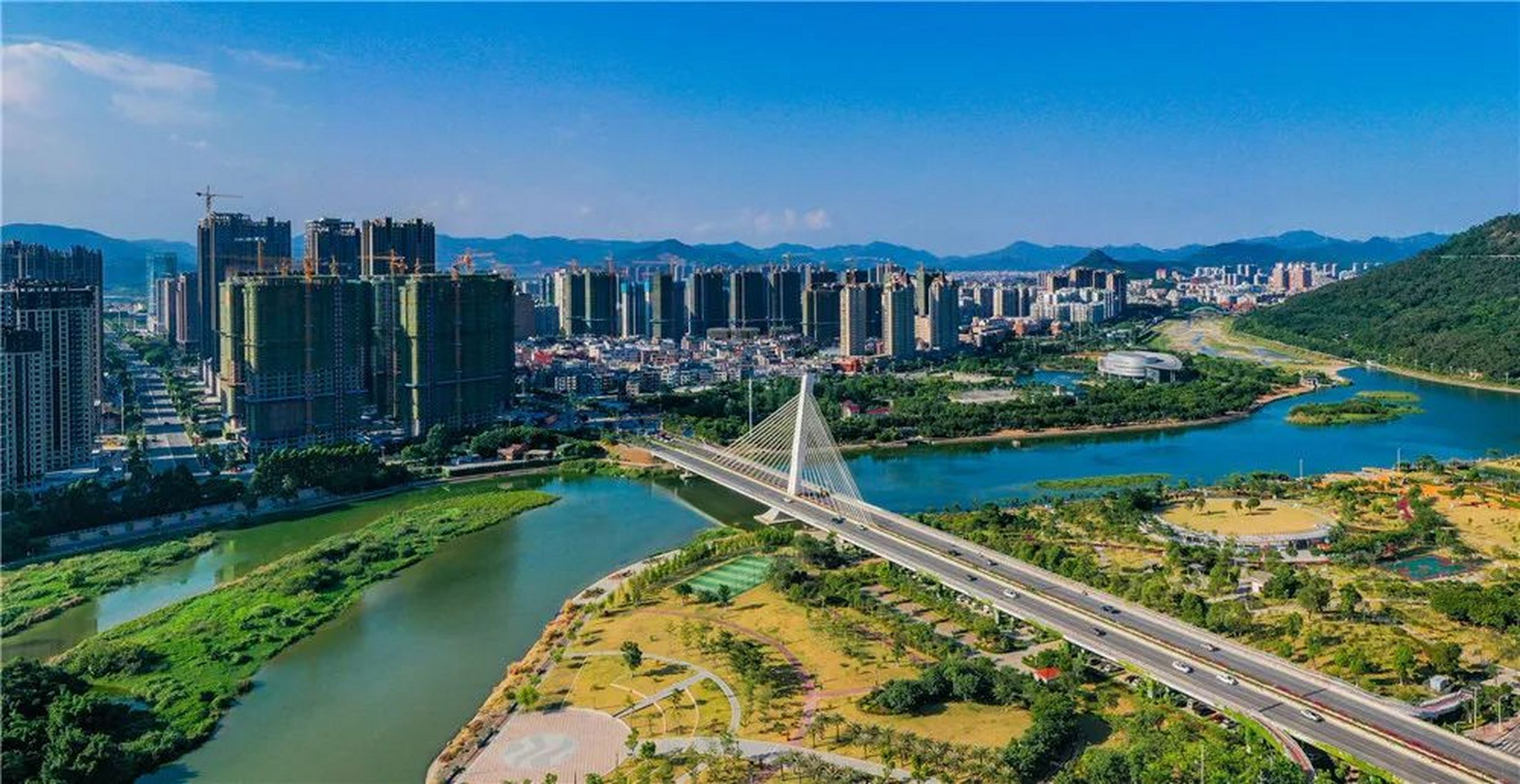福清市,福建省辖县级市,由福州市代管,位于福建省东部,福州市南部,总