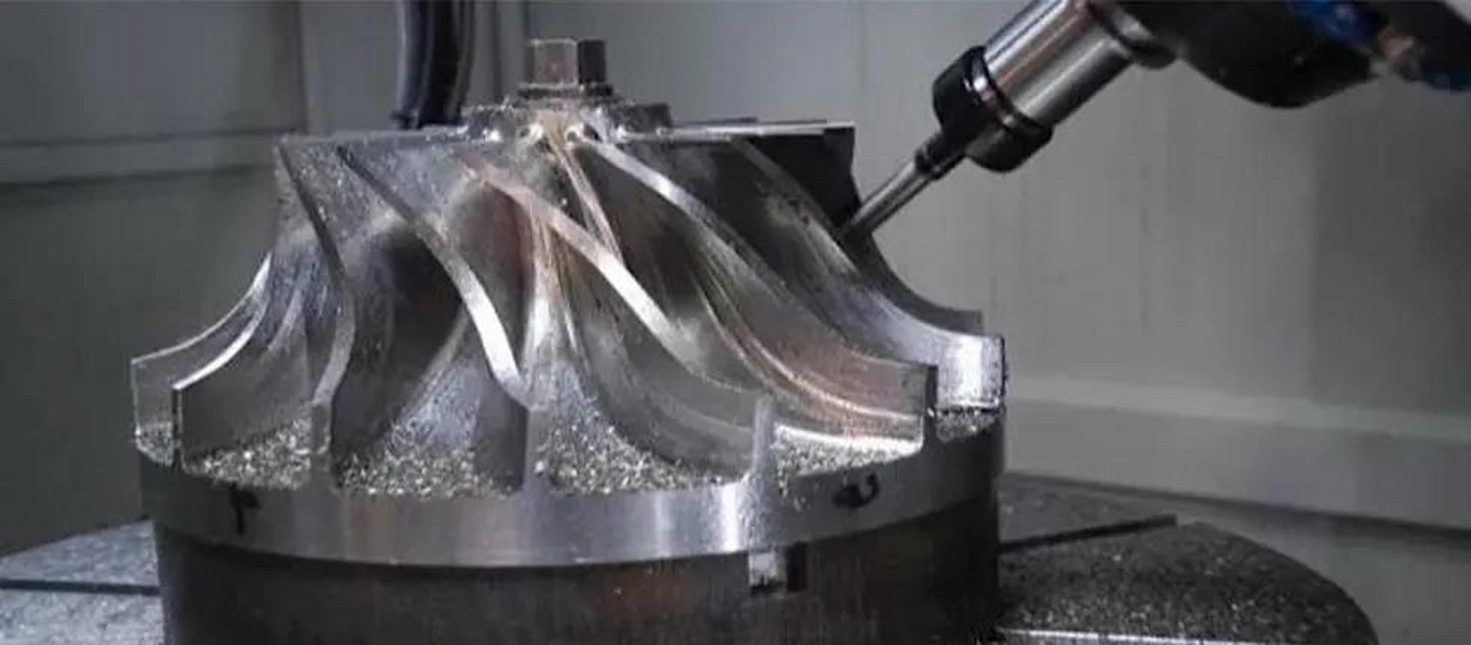 钛金属的表面加工强化是指对钛材料在塑性加工过程中,使其产生具有