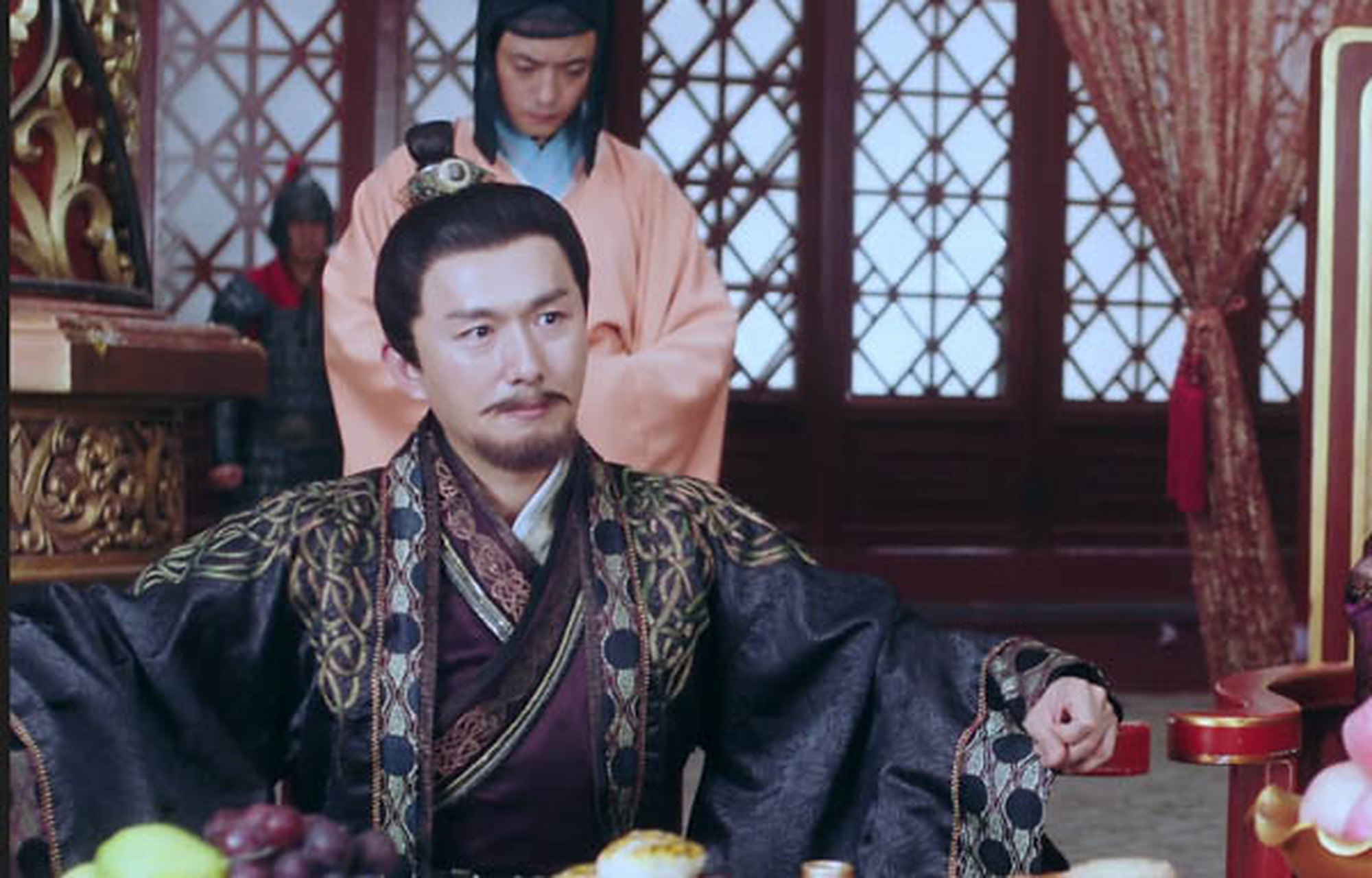 史思明最宠小儿子,但他不愿意让小儿子冲锋陷阵,所以不得不重用大儿子