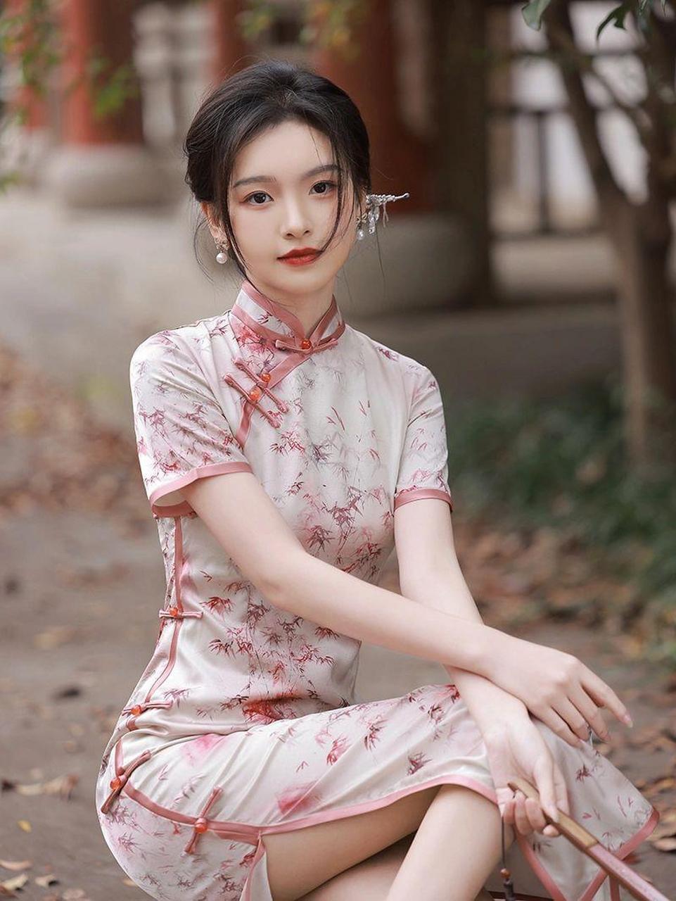 女孩子穿旗袍,真的好温柔呀