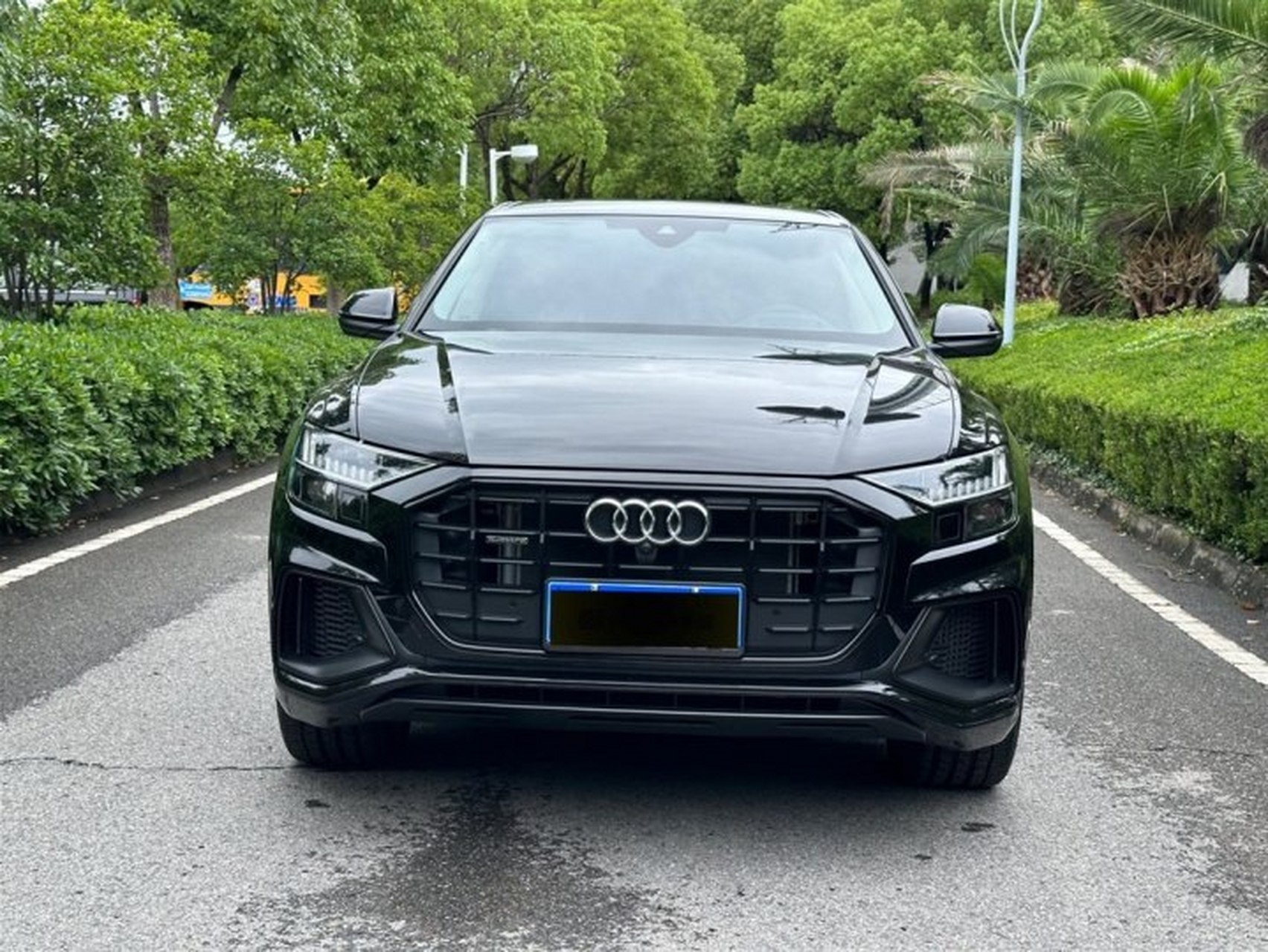 土豪车友提了辆奥迪q8 2022款 55 tfsi 豪华动感型,落地价82