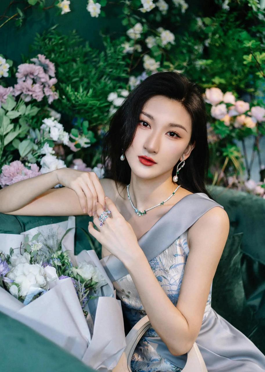 领动计划# 刘诗雨   扑面而来的浪漫梦幻春日气息,尽享无与伦比的