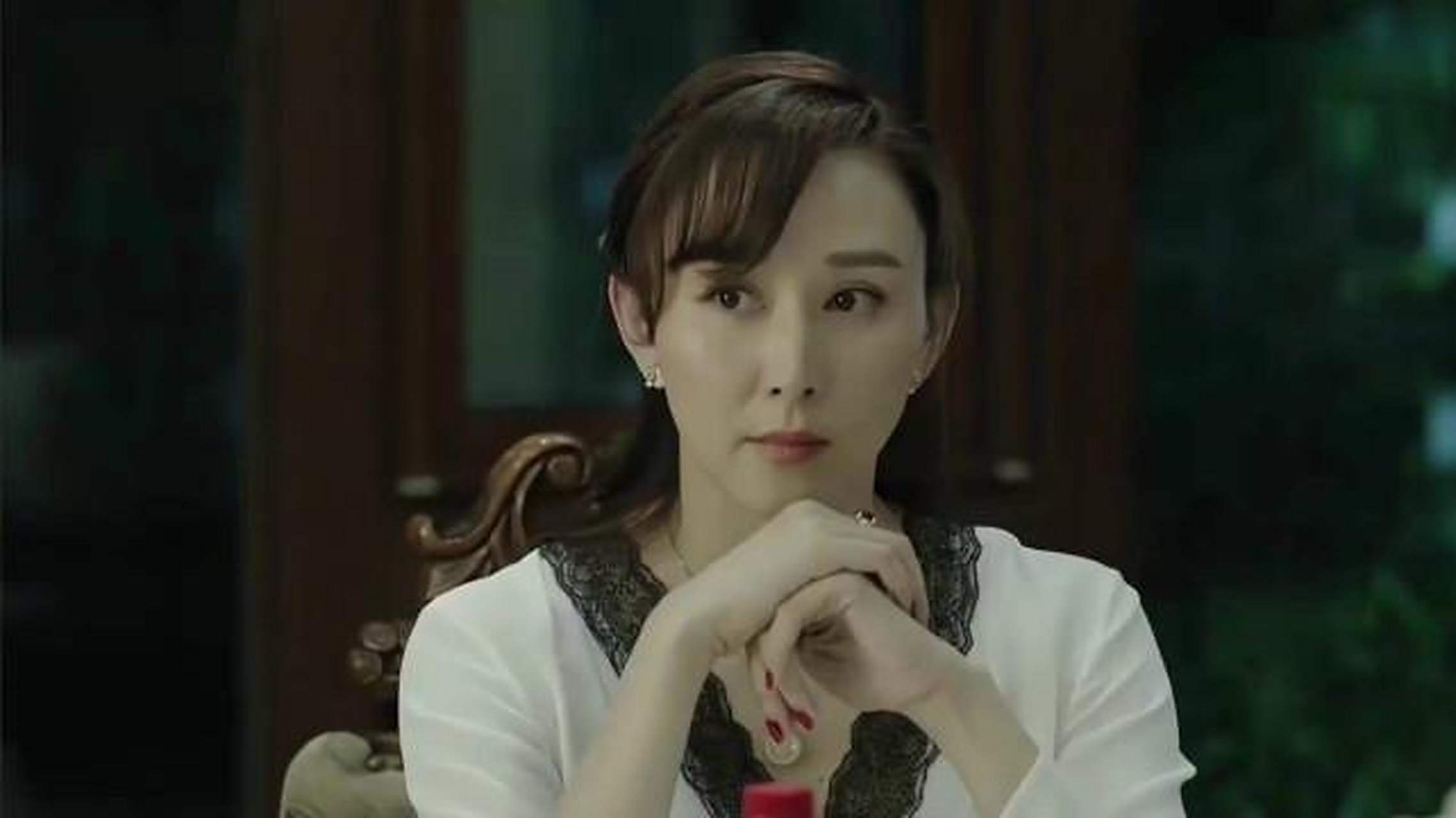 在电视剧《人民的名义》里面,高育良和高小凤结婚六年,生有一名儿子在