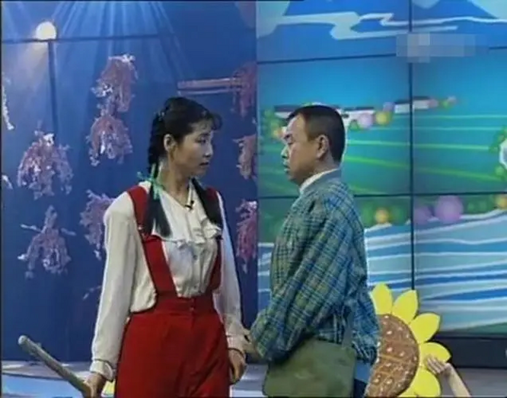 1996年,潘长江在春晚上表演了小品《过河》,一夜爆红的他开始嫌弃自己