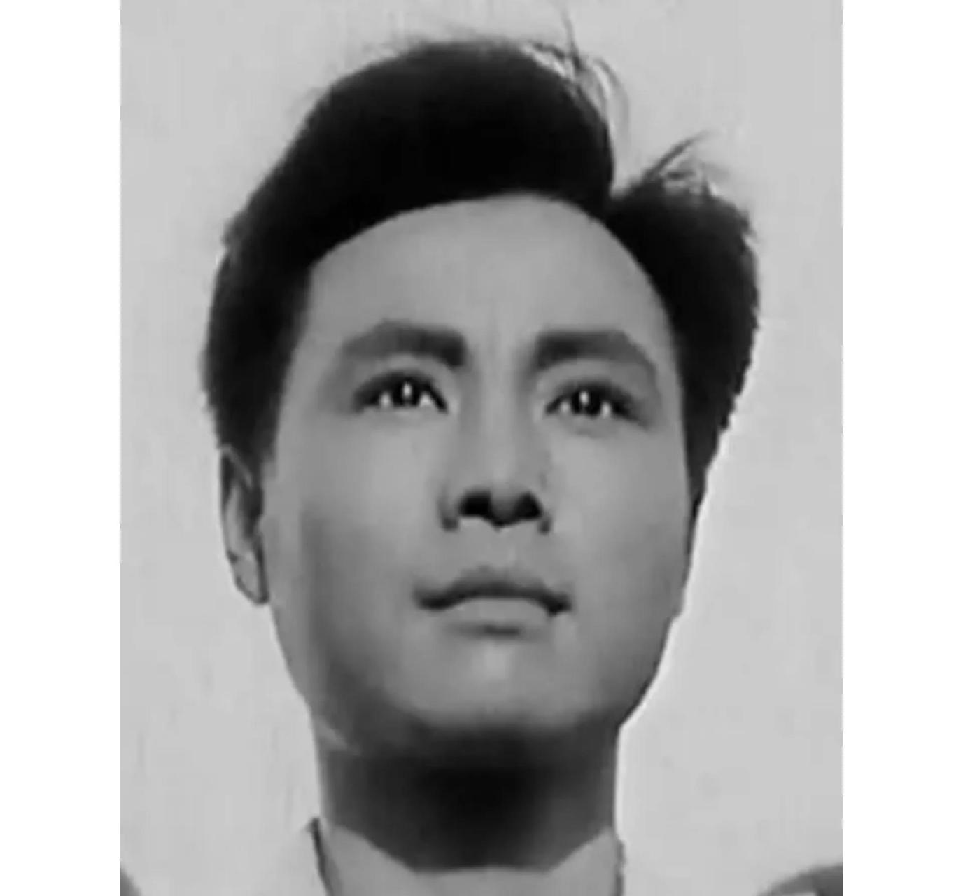 "觉慧"张辉 张辉,1928年生,原名张新卿.浙江海宁人.