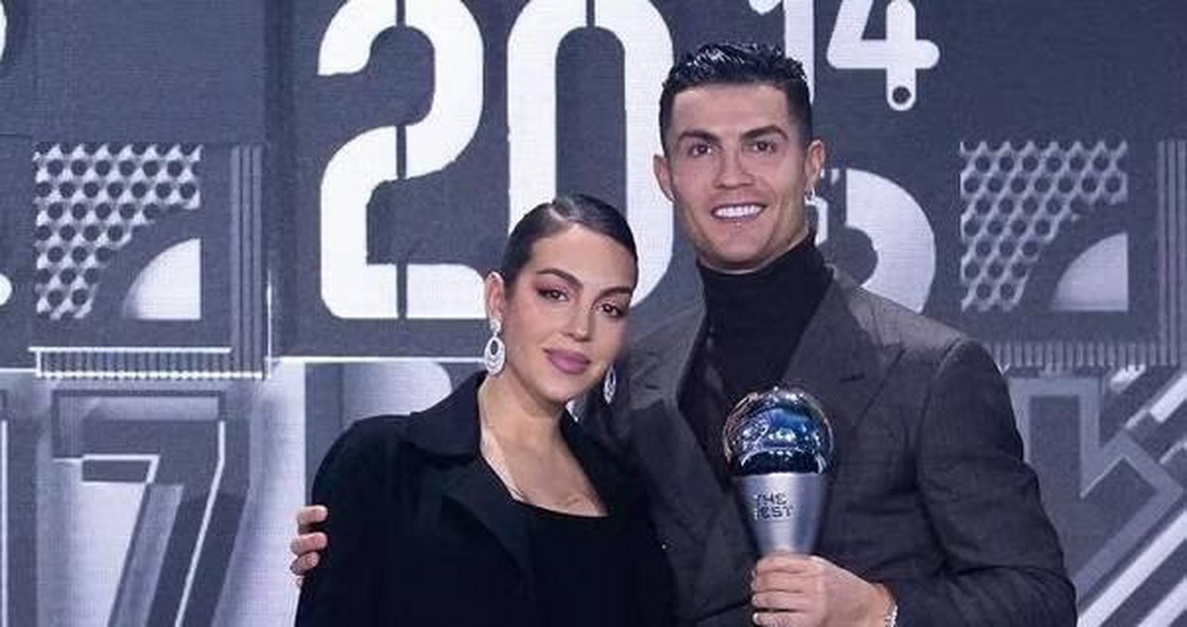 前同事曝乔治娜是心机女,见到c罗后就想方设法接近c罗,并最终成为了