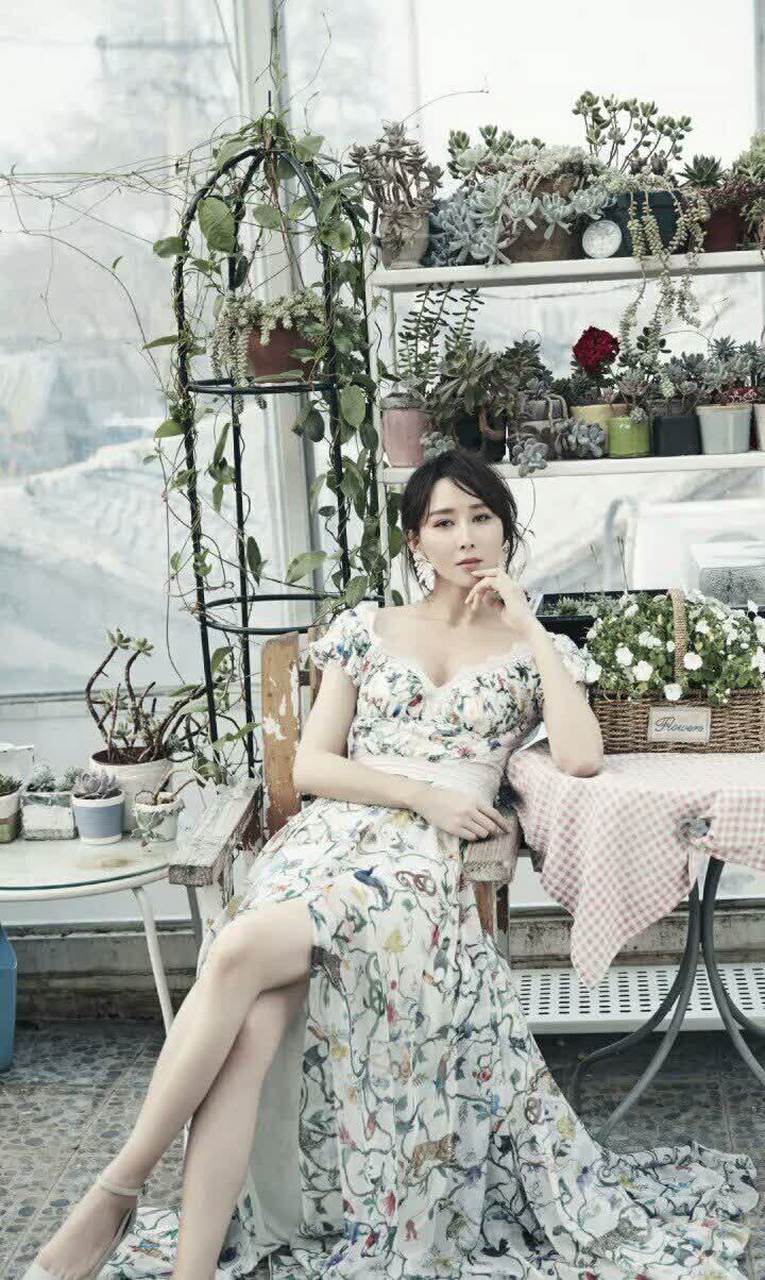 胡静饰演爱唱歌爱打架的高小琴照片#星球美图秀#[开心][大笑][坏笑]