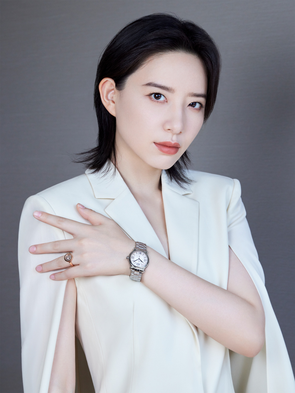 歌手李斯丹妮飒爽演绎chopard萧邦happy sport系列腕表,此款腕表由