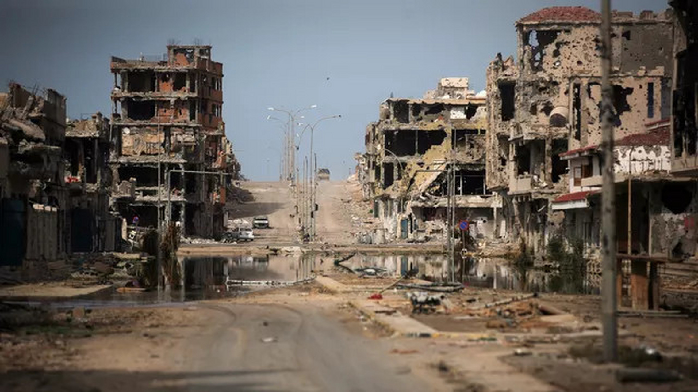 突发,突发,非洲暴乱遍地开花,利比亚首都的黎波里郊区爆发武装部队