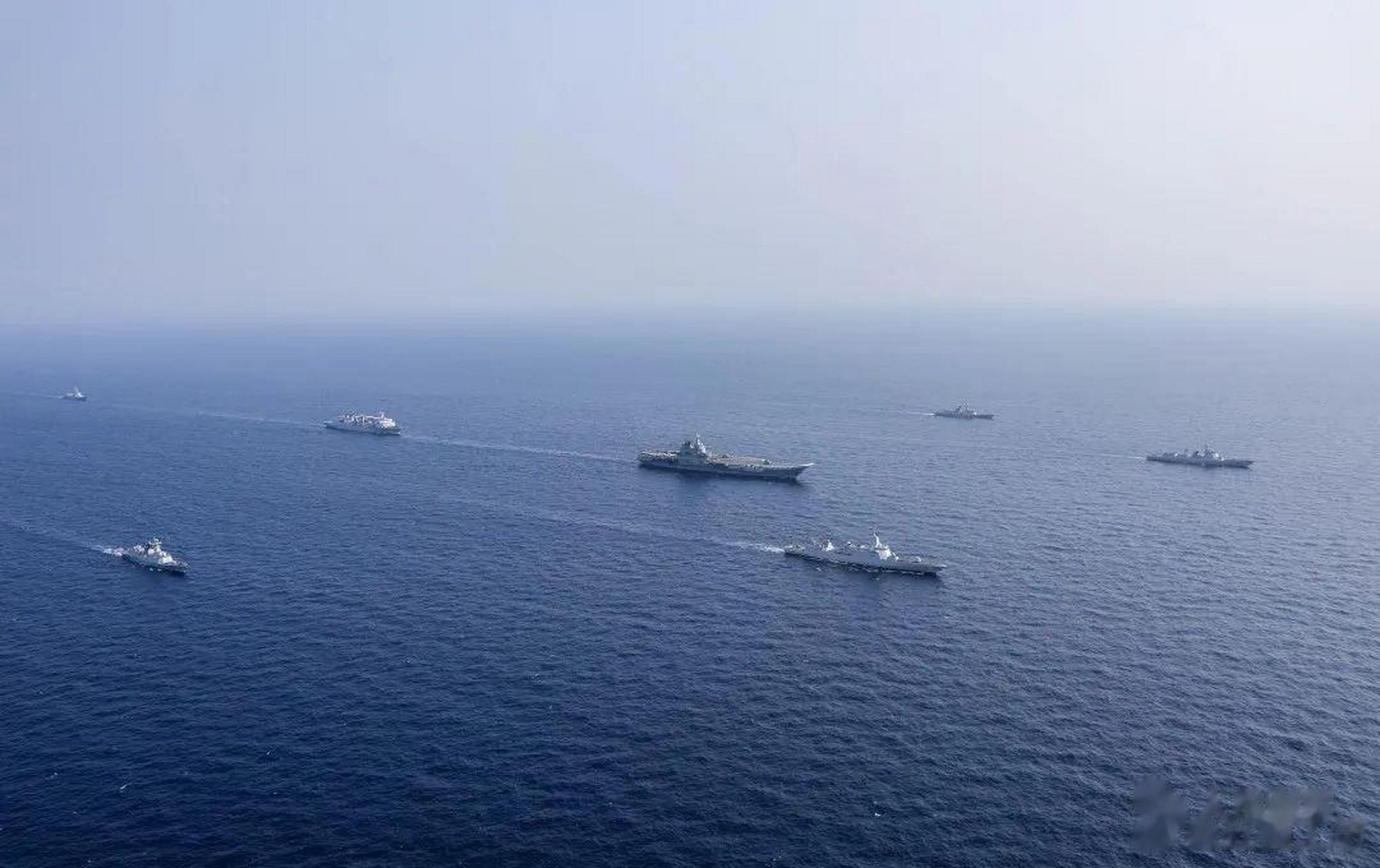 山东舰航母编队赴台岛以东海空域开展远海战备训练,演练历时近月,编队