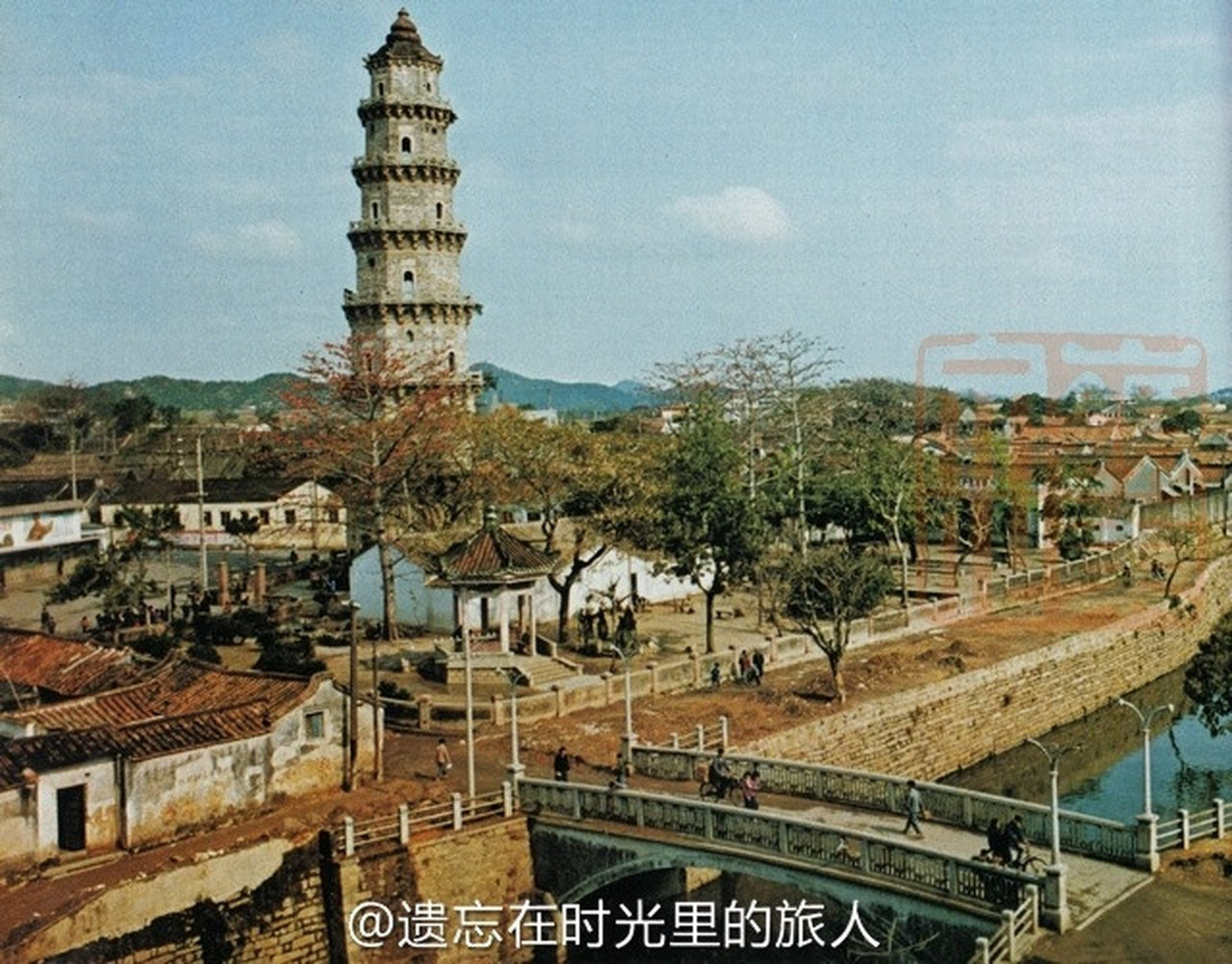 历史老照片#潮阳棉城,如果不是有文光塔,可能后生人都认不出来了吧?