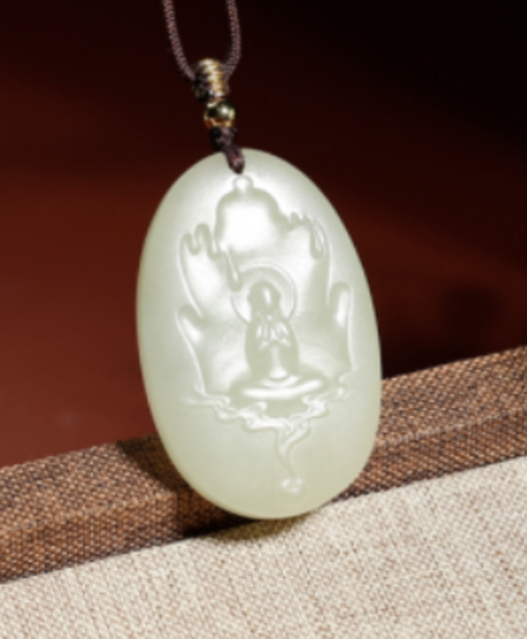 点击头像看直播##和田玉# 无相佛的造型简约而不简单,展现出来的煲忖