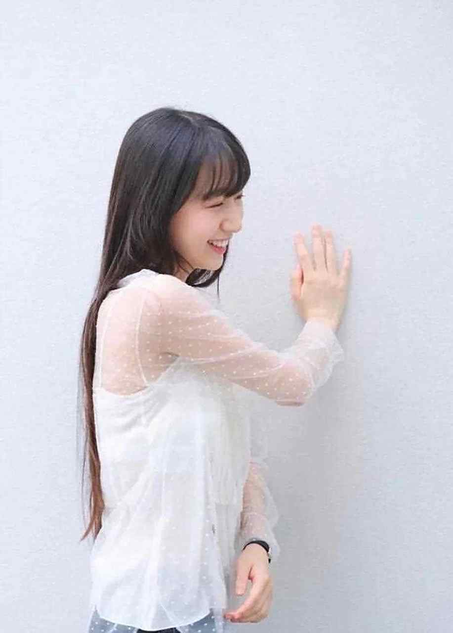 木村心美在社交网站上晒出一组美照!