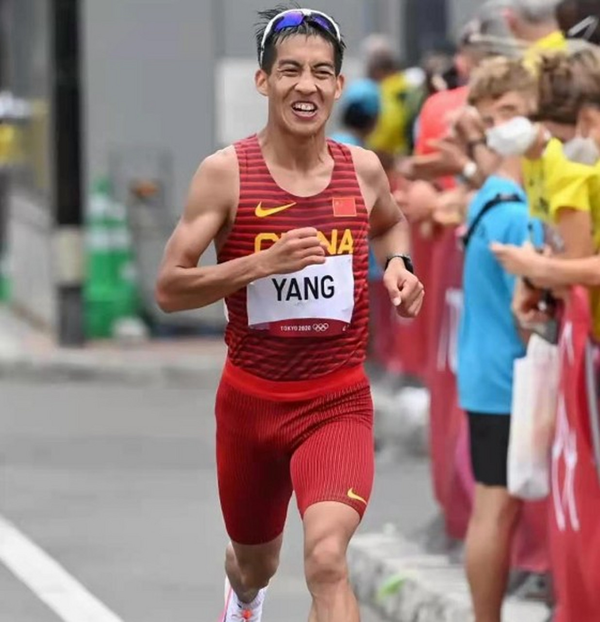 马拉松选手杨绍辉晒自己磨破的脚 东京奥运会,男子马拉松决赛中,中国