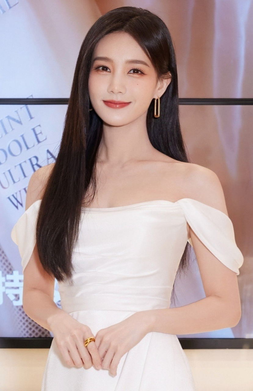 谁能抵御李一桐这一笑如漫画月牙般卡姿兰大眼睛